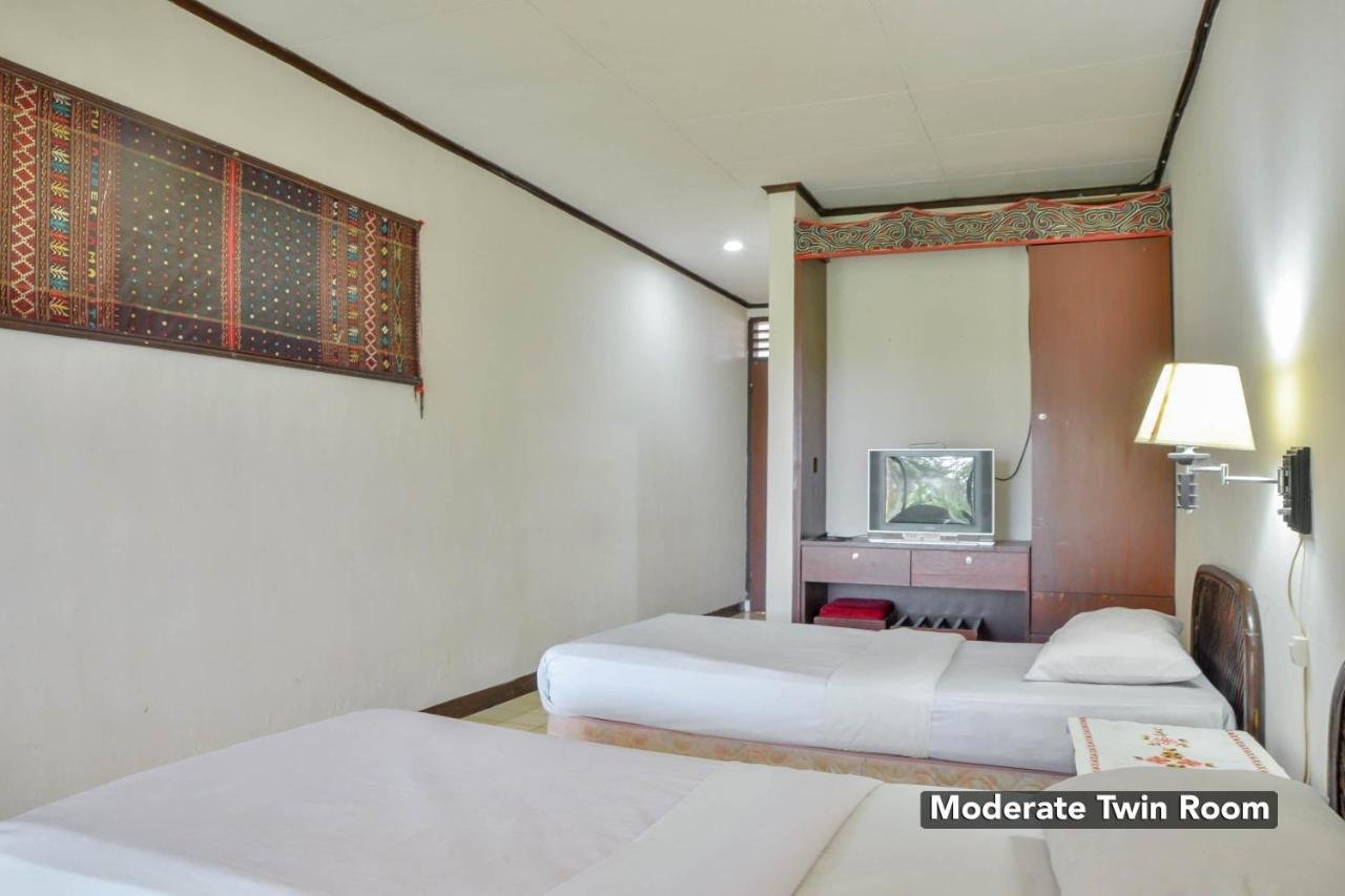 Silintong Hotel Ambarita Zewnętrze zdjęcie