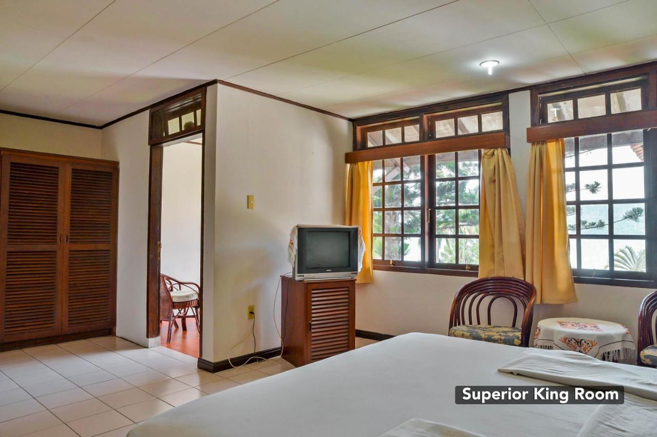 Silintong Hotel Ambarita Zewnętrze zdjęcie