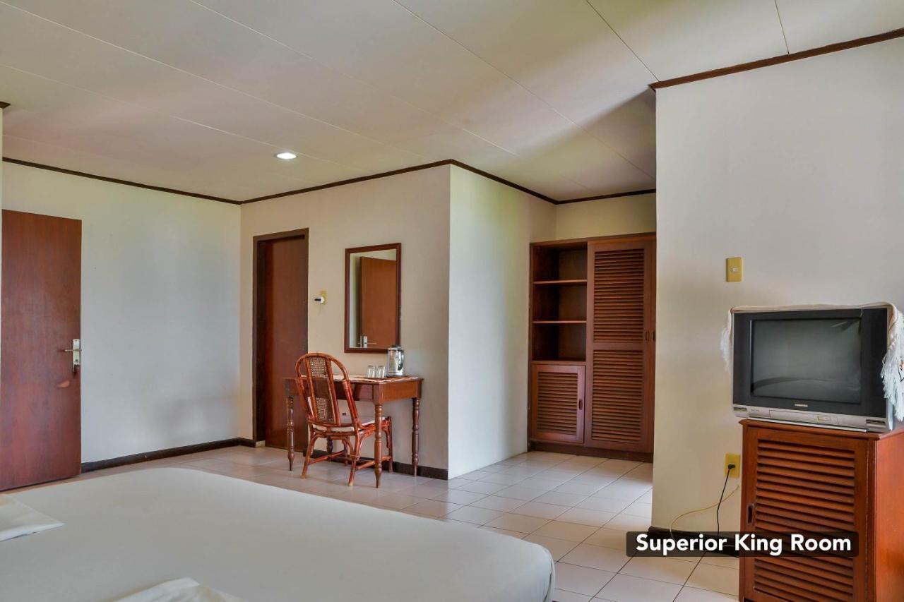 Silintong Hotel Ambarita Zewnętrze zdjęcie