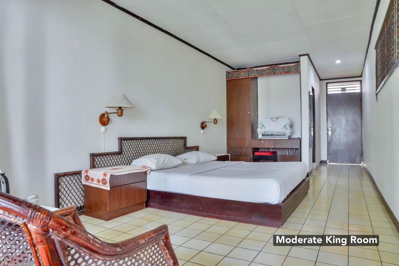 Silintong Hotel Ambarita Zewnętrze zdjęcie
