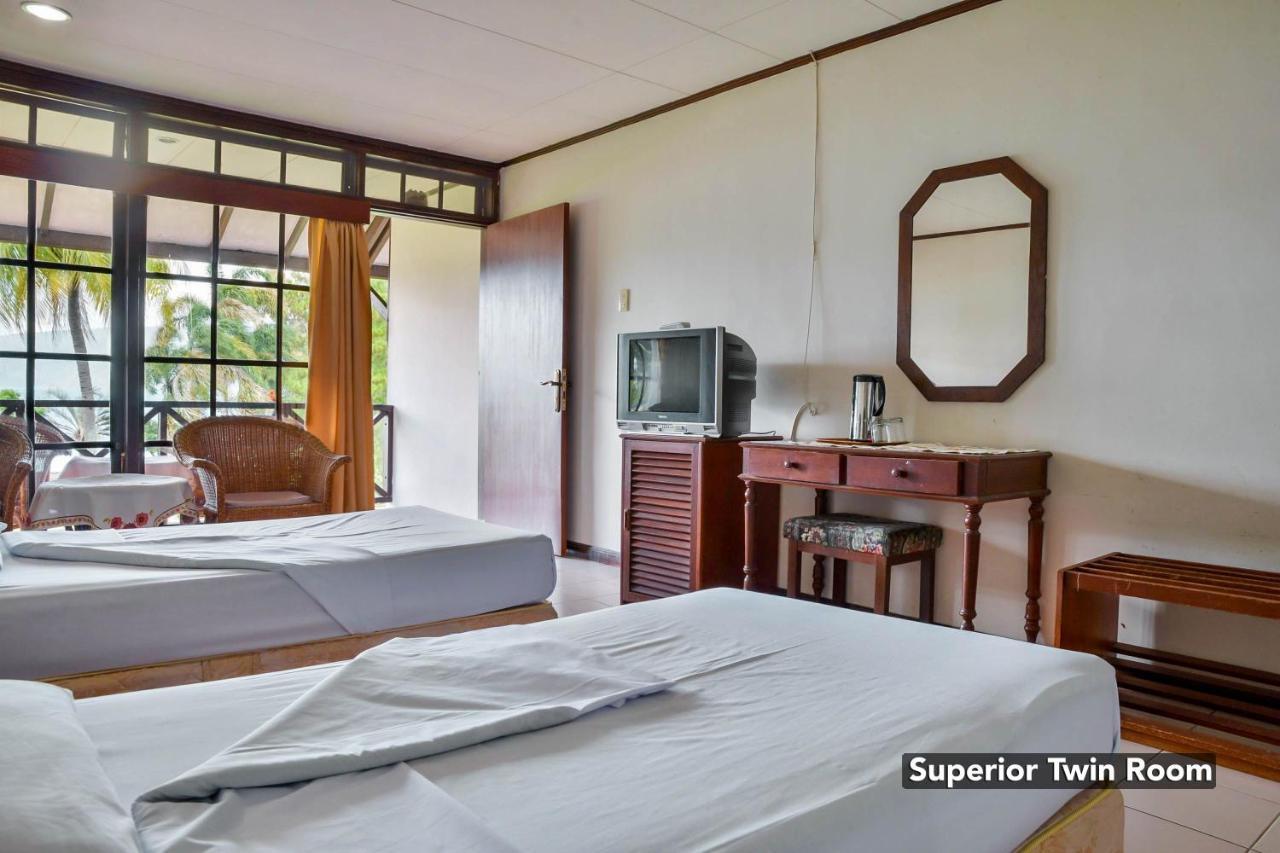 Silintong Hotel Ambarita Zewnętrze zdjęcie