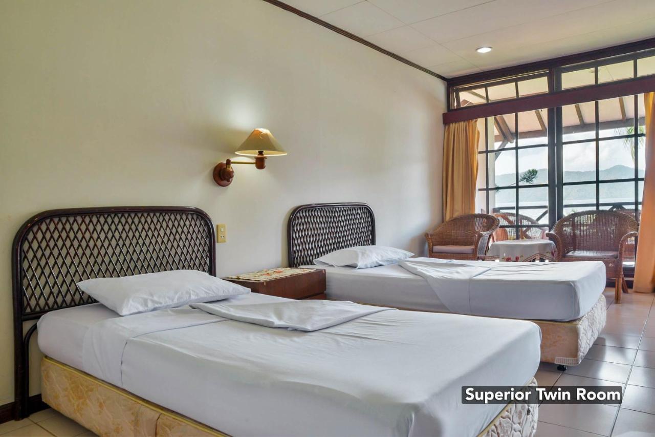 Silintong Hotel Ambarita Zewnętrze zdjęcie