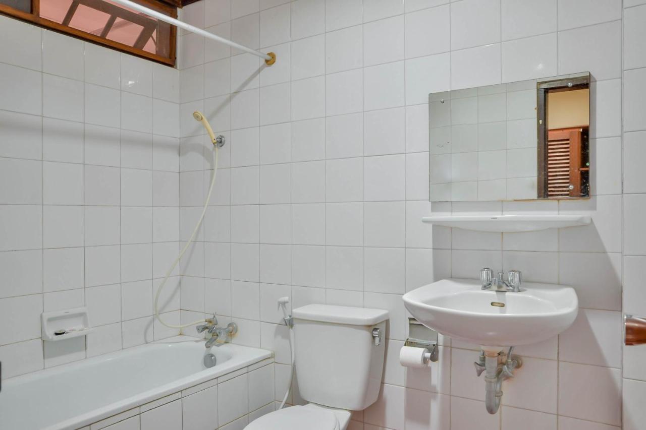 Silintong Hotel Ambarita Zewnętrze zdjęcie