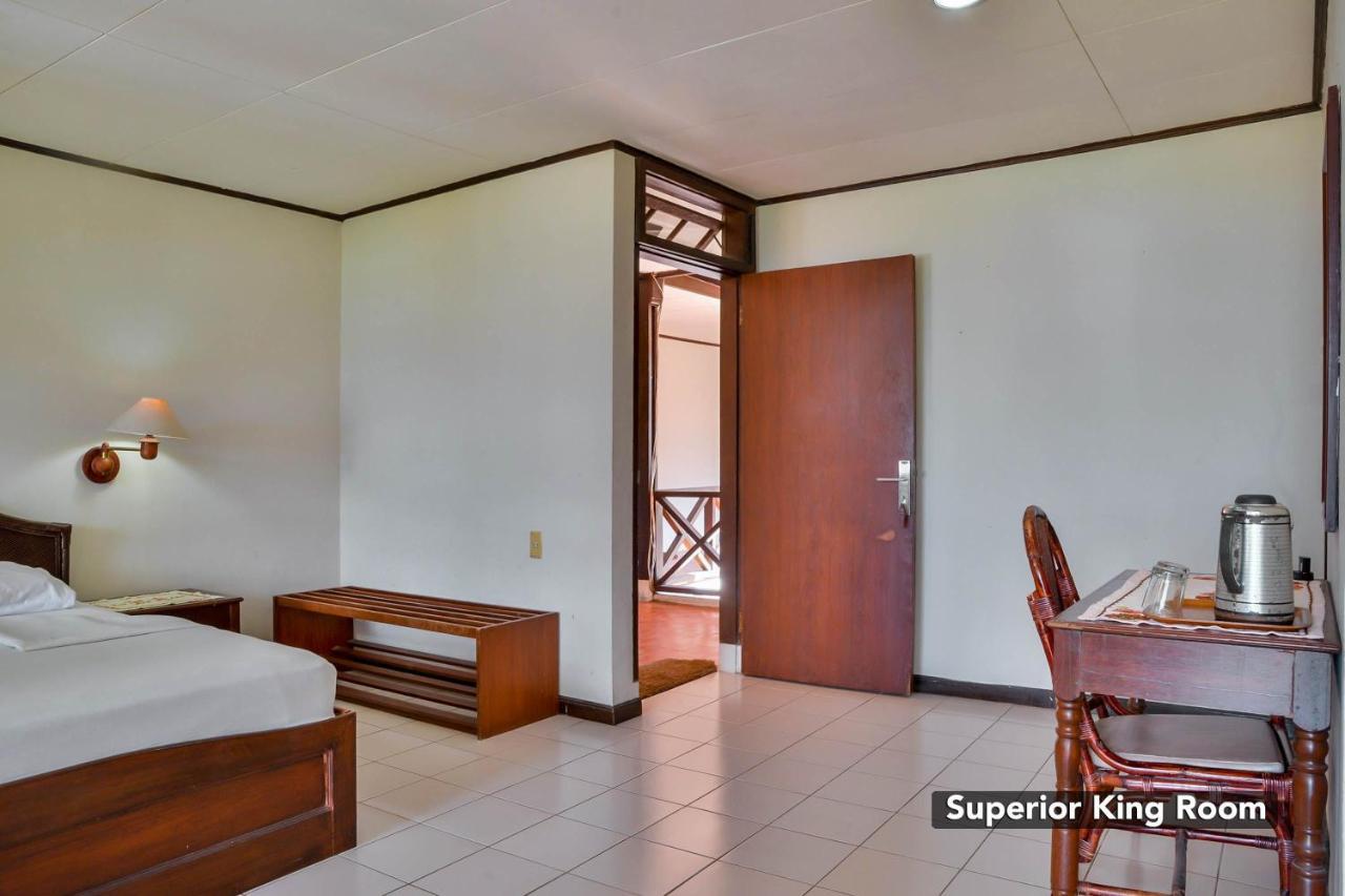 Silintong Hotel Ambarita Zewnętrze zdjęcie